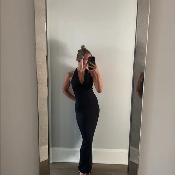 Good American black scuba maxi dress - Picture 2 of 3